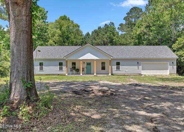 Property at 131 New Rd, Burgaw, NC 28425, 3 beds, 2.5 baths