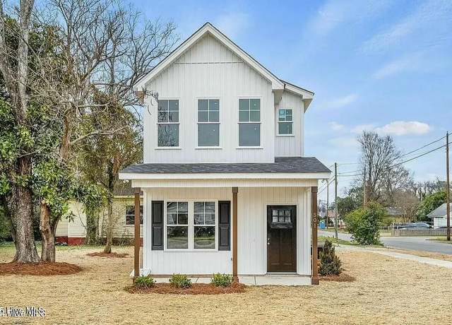 Property at 104 W Oak St, Goldsboro, NC 27530, 2 beds, 1.5 baths