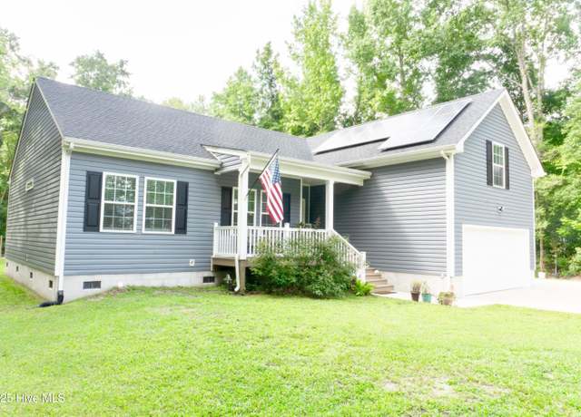 Property at 135 S Currituck Rd, Currituck, NC 27929, 3 beds, 3 baths