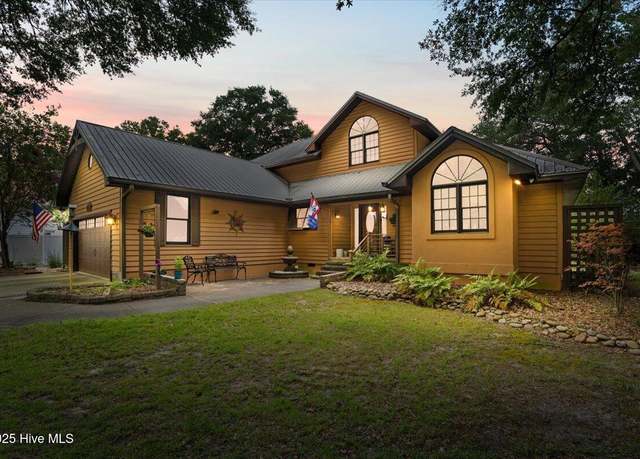 Property at 706 Oyster Bay Dr, Sunset Beach, NC 28468, 3 beds, 2.5 baths