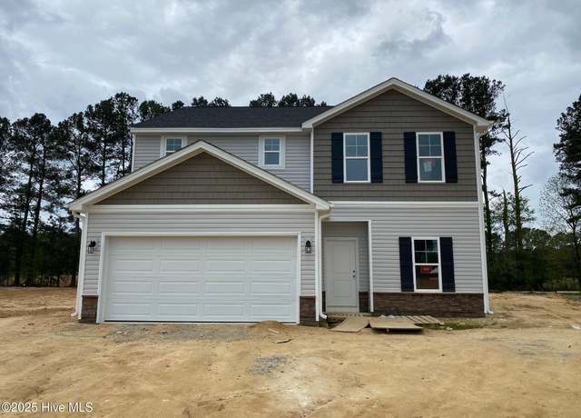 Property at 290 Traveller Way, Raeford, NC 28376, 4 beds, 2.5 baths