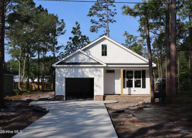 Property at 253 Sycamore Rd, Southport, NC 28461, 3 beds, 2 baths