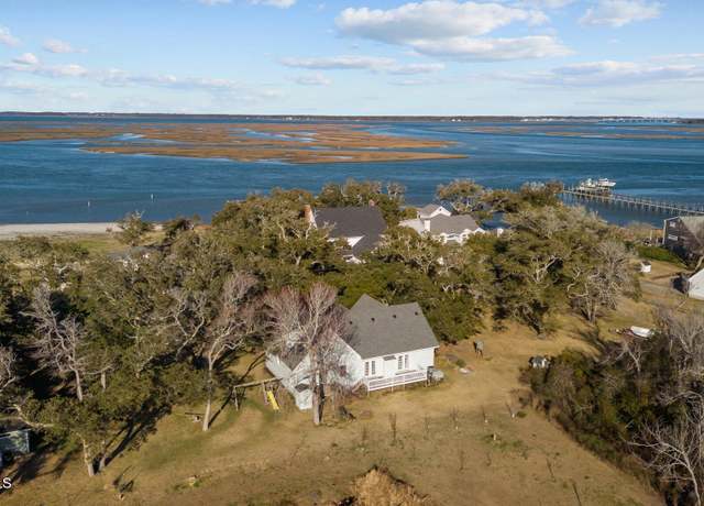 Property at 122 Charlie Lewis Ln, Beaufort, NC 28516, 3 beds, 3 baths