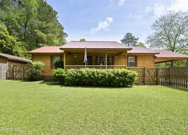 Property at 406 N Glenburnie Rd, New Bern, NC 28560, 3 beds, 2 baths