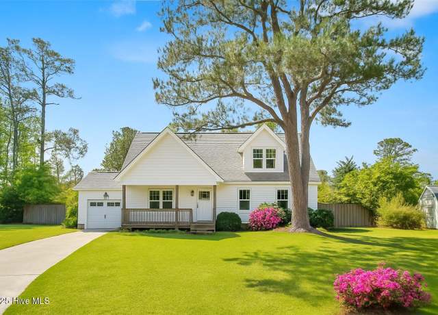 Property at 206 Northhills Dr, Wilmington, NC 28411, 4 beds, 2.5 baths
