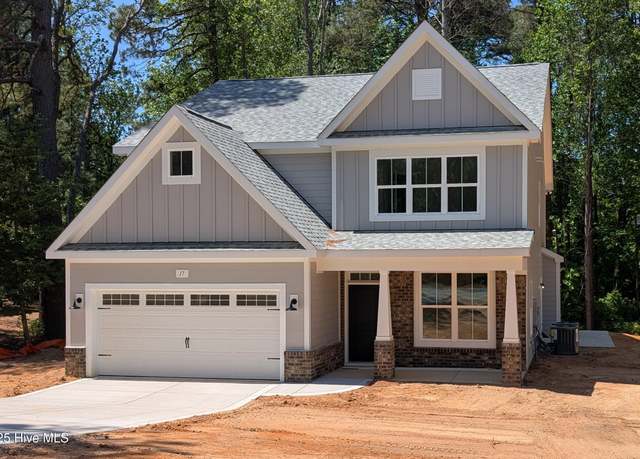 Property at 17 St Georges Dr, Pinehurst, NC 28374, 5 beds, 3.5 baths