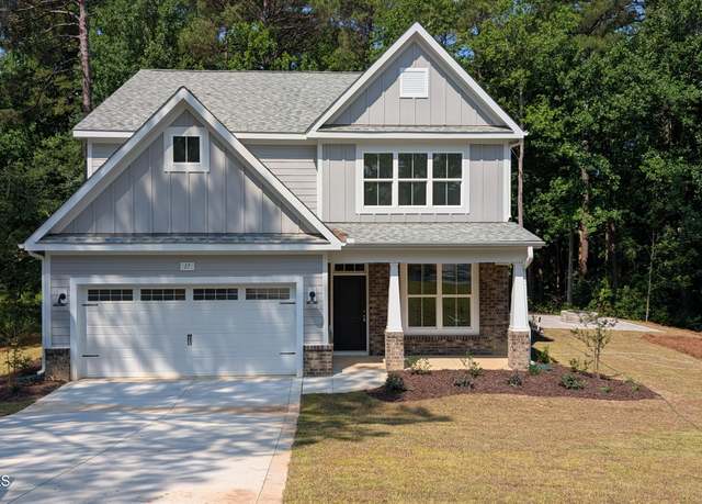 Property at 17 St Georges Dr, Pinehurst, NC 28374, 5 beds, 3.5 baths