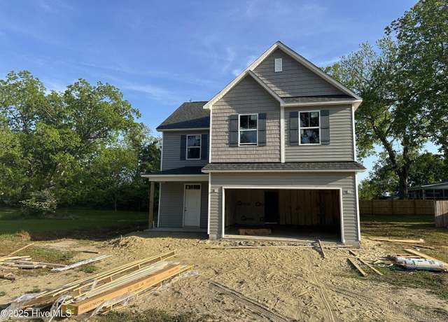 Property at 206 W Williams St, Burgaw, NC 28425, 3 beds, 2.5 baths
