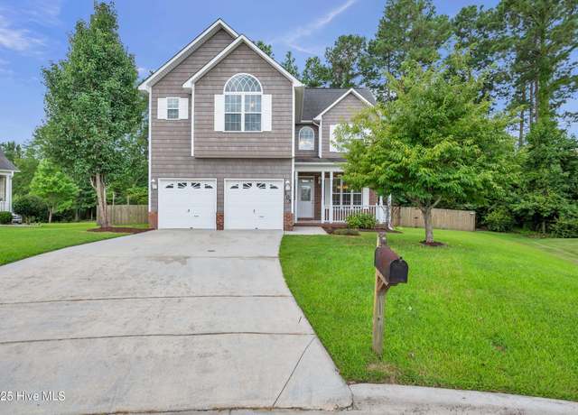 Property at 105 Kingswood Ct, Jacksonville, NC 28546, 4 beds, 2.5 baths