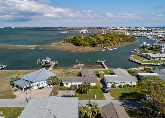 Property at 124 Bayview Blvd, Atlantic Beach, NC 28512, 2 beds, 2 baths