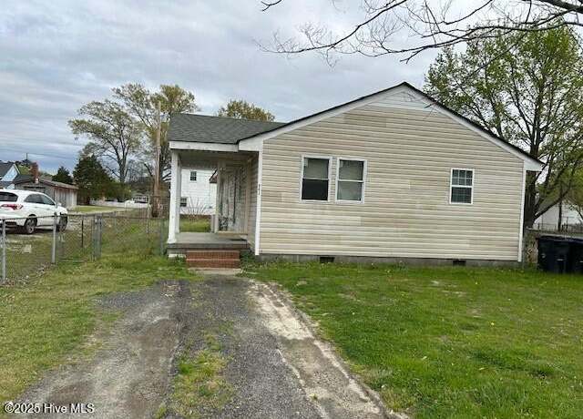 Property at 902 Johnston St, Edenton, NC 27932, 3 beds, 2 baths