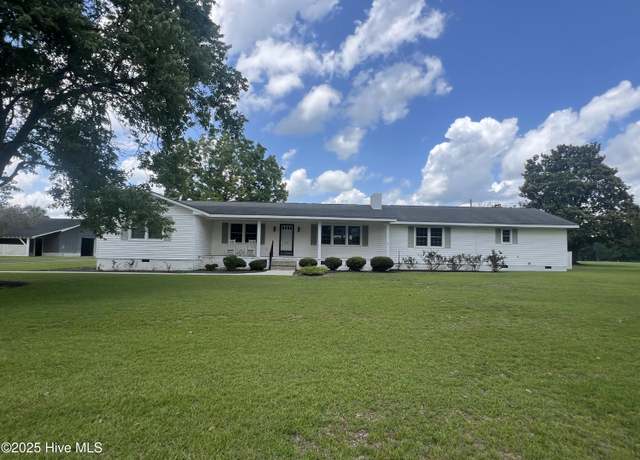 Property at 3281 Richard Wright Rd, Tabor City, NC 28463, 4 beds, 3 baths