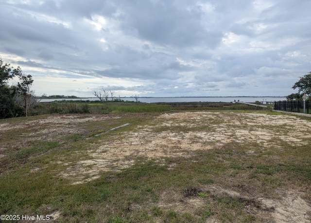 Property at 703 Cannonsgate Dr, Newport, NC 28570