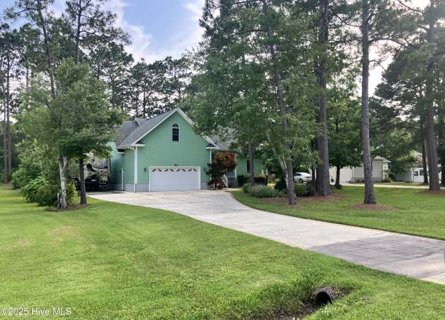 Property at 53 Country Club Dr, Shallotte, NC 28470, 3 beds, 2.5 baths