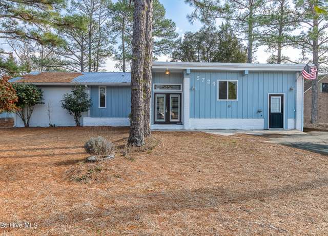 Property at 5724 Gondolier Dr, New Bern, NC 28560, 4 beds, 3 baths