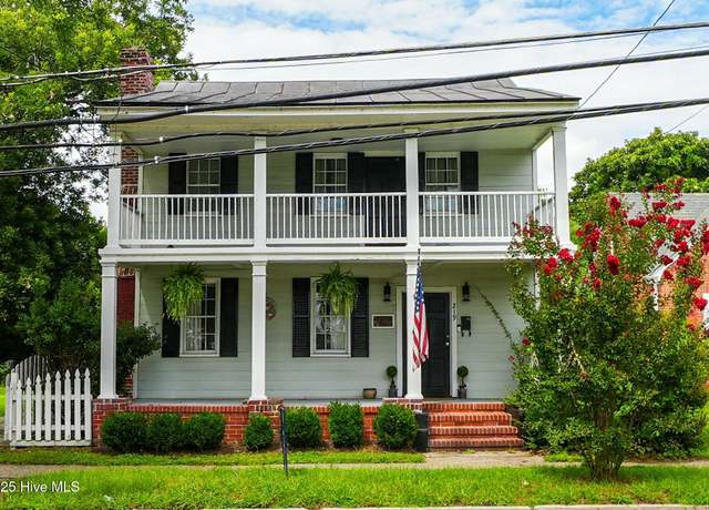 Property at 219 E Church St, Edenton, NC 27932, 3 beds, 2.5 baths