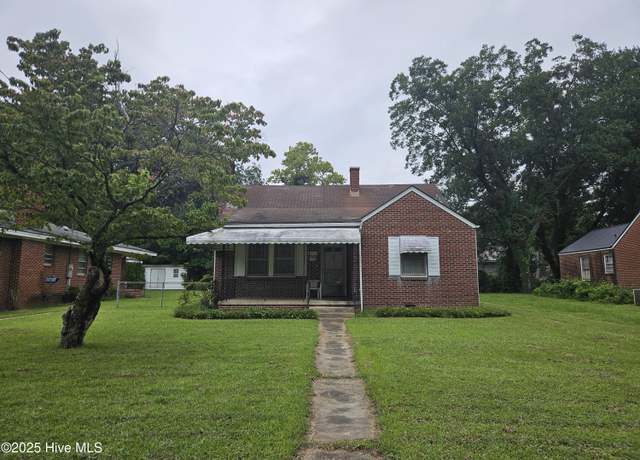 Property at 1211 E Holly St, Goldsboro, NC 27530, 3 beds, 1 bath