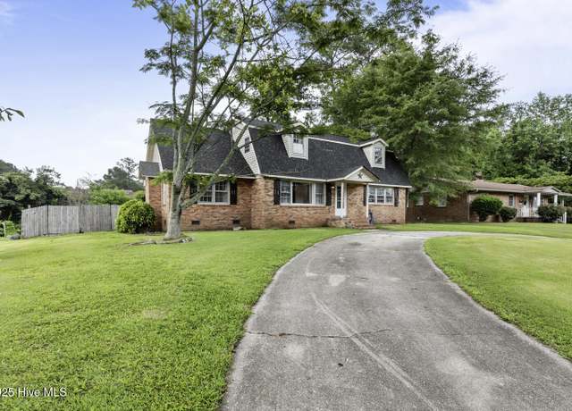 Property at 111 Marion Ct, Jacksonville, NC 28546, 4 beds, 3 baths