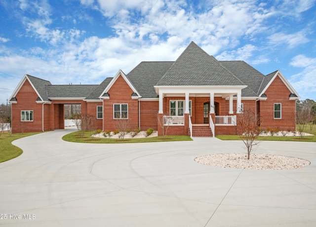 Property at 3411 Charter Oaks Dr, Farmville, NC 27828, 4 beds, 5.5 baths