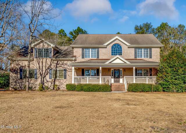 Property at 375 Red Fox Run Dr, Wallace, NC 28466, 4 beds, 2.5 baths