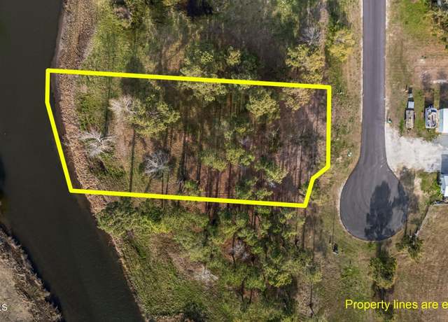 Property at 246 Bethea St, Holly Ridge, NC 28445