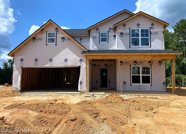 Property at 470 Crichton Ct, Fayetteville, NC 28311, 4 beds, 3 baths