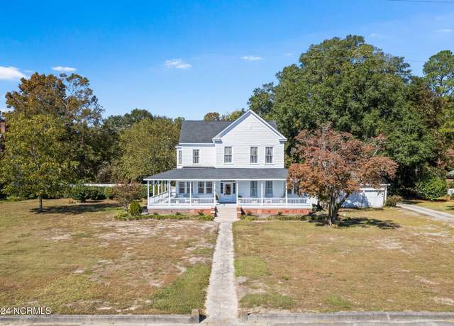 Property at 950 Main St, Fair Bluff, NC 28439, 5 beds, 3 baths