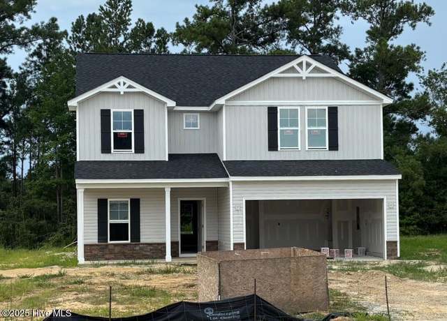Property at 468 Traveller Way, Raeford, NC 28376, 5 beds, 2.5 baths