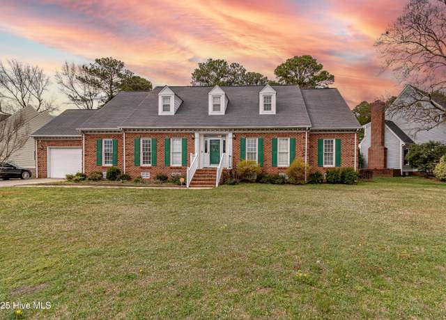 Property at 139 S Marion Dr, Goldsboro, NC 27534, 5 beds, 3 baths