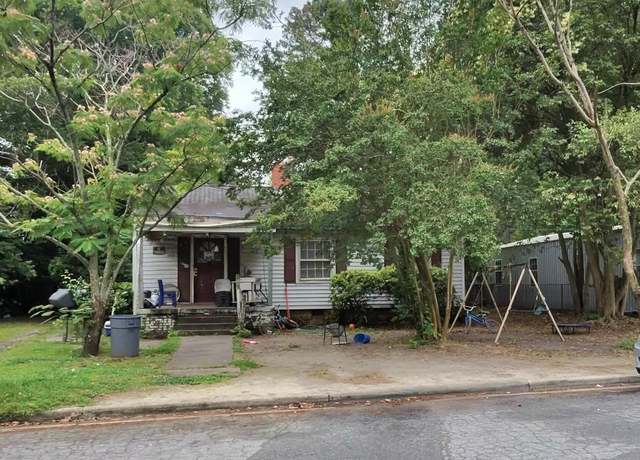 Property at 208 N Sylvan Dr, Greenville, NC 27834, 2 beds, 1 bath