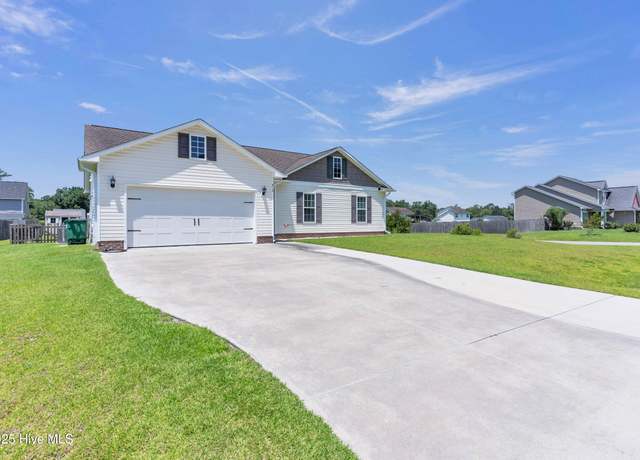 Property at 312 Springcreek Ct, Hubert, NC 28539, 3 beds, 2 baths
