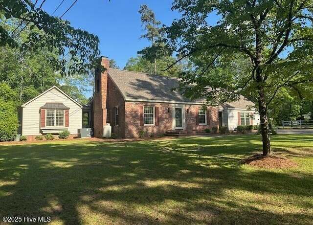 Property at 1220 Spivey Rd, Whiteville, NC 28472, 4 beds, 3.5 baths