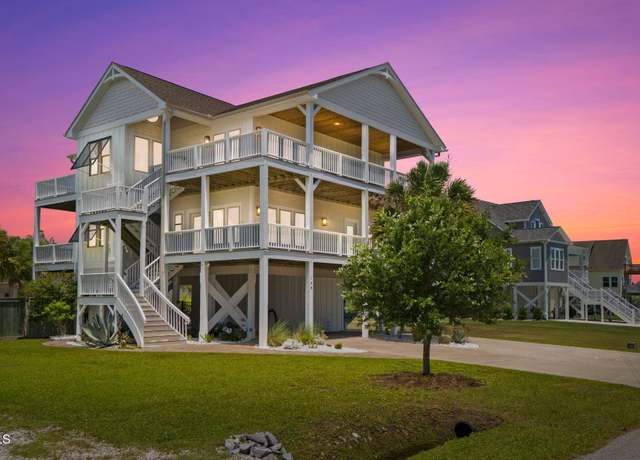 Property at 148 Singleton St, Sneads Ferry, NC 28460, 4 beds, 3.5 baths