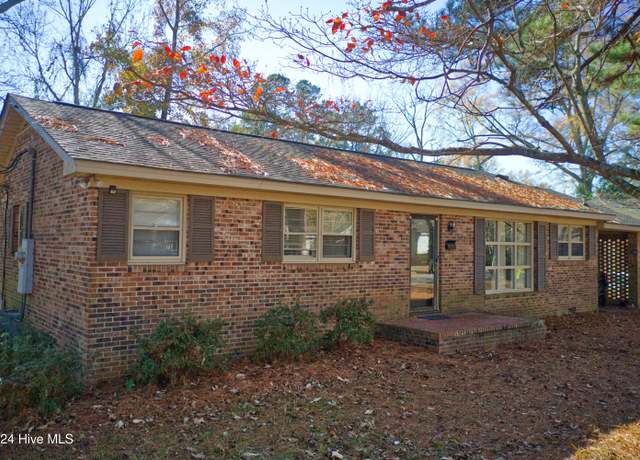 Property at 403 W Williamson St, Whiteville, NC 28472, 3 beds, 2 baths