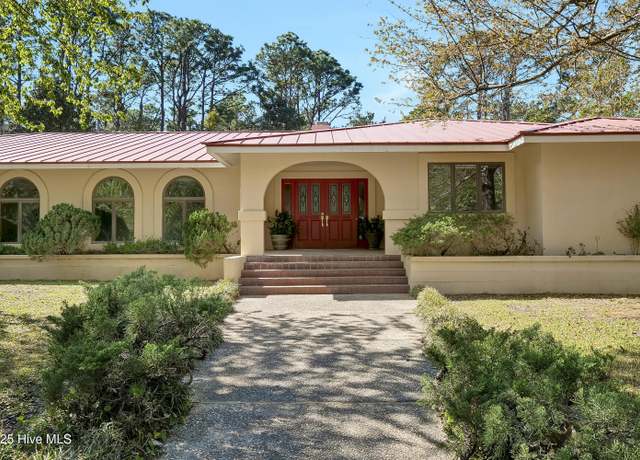 Property at 5304 Masonboro Loop Rd, Wilmington, NC 28409, 3 beds, 4 baths