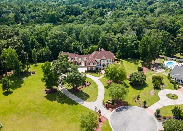 Property at 103 Brigadoon Ct, New Bern, NC 28562, 5 beds, 7.5 baths