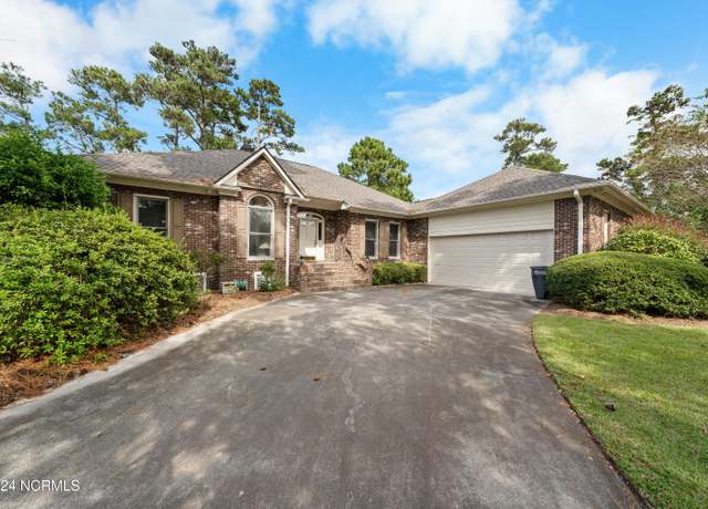 Property at 3394 Laurel Ln SE, Southport, NC 28461, 3 beds, 2 baths