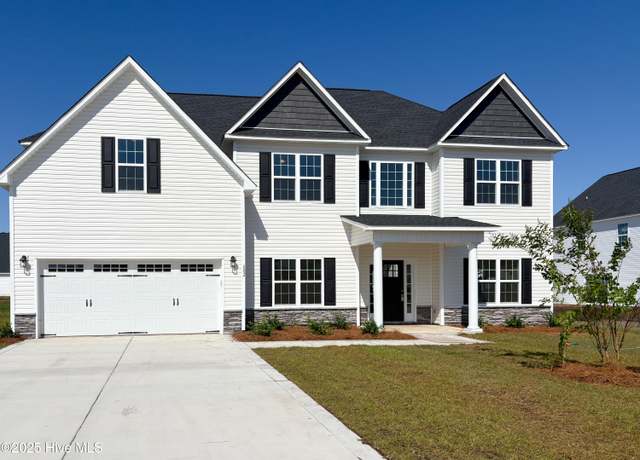 Property at 602 Carmel Dr, Sneads Ferry, NC 28460, 4 beds, 3.5 baths