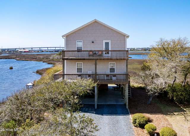 Property at 117 Anchor Dr, Surf City, NC 28445, 4 beds, 3 baths