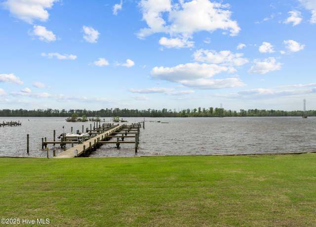 Property at 130 S Washington Harbour Ave, Washington, NC 27889, 3 beds, 2.5 baths