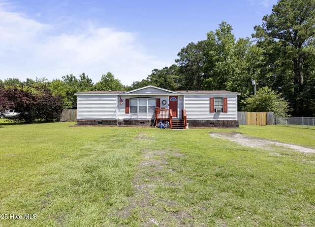 Property at 368 Morton Farm Rd, Hubert, NC 28539, 3 beds, 2 baths