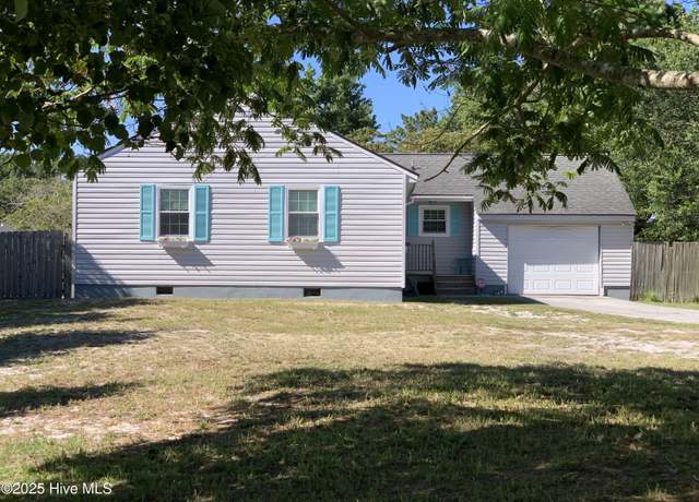 Property at 101 Avon Dr, Hubert, NC 28539, 3 beds, 2 baths
