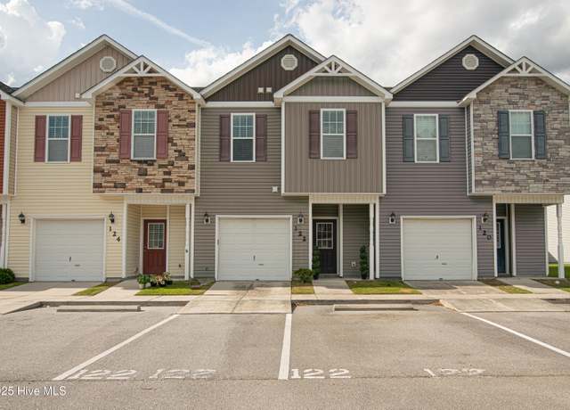 Property at 122 Waterstone Ln, Jacksonville, NC 28546, 3 beds, 2.5 baths