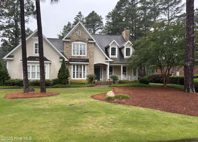 Property at 26 Beasley Dr, Pinehurst, NC 28374, 4 beds, 3.5 baths