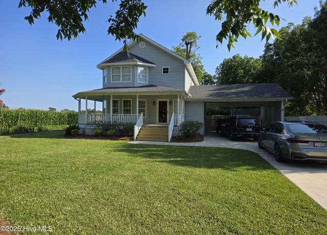 Property at 121 Schley Ave, Lake Waccamaw, NC 28450, 3 beds, 2.5 baths