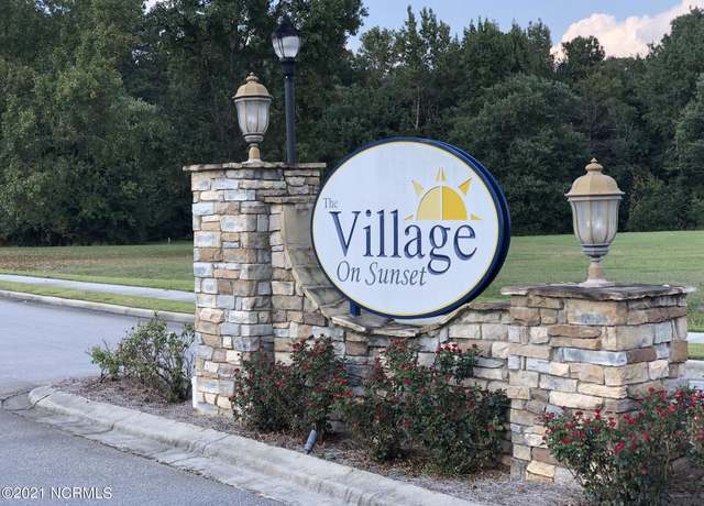 Property at 110 Village Cir, Clinton, NC 28328