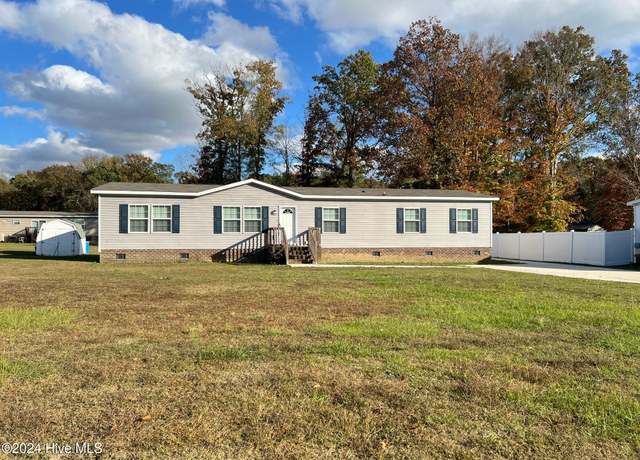 Property at 387 Hales Branch Dr, Roanoke Rapids, NC 27870, 4 beds, 2 baths