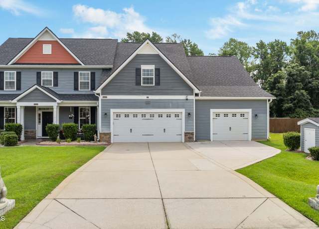 Property at 609 Thornbrooke Dr, Hope Mills, NC 28348, 5 beds, 4 baths