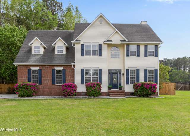 Property at 100 Drayton Hall, Jacksonville, NC 28540, 4 beds, 2.5 baths
