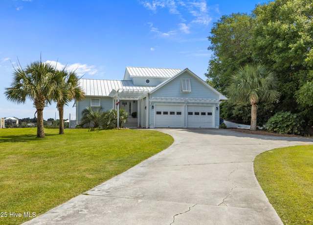 Property at 7019 Archers Creek Dr, Emerald Isle, NC 28594, 3 beds, 2.5 baths
